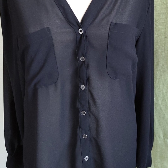 Woman's Top - Picture 4 of 6